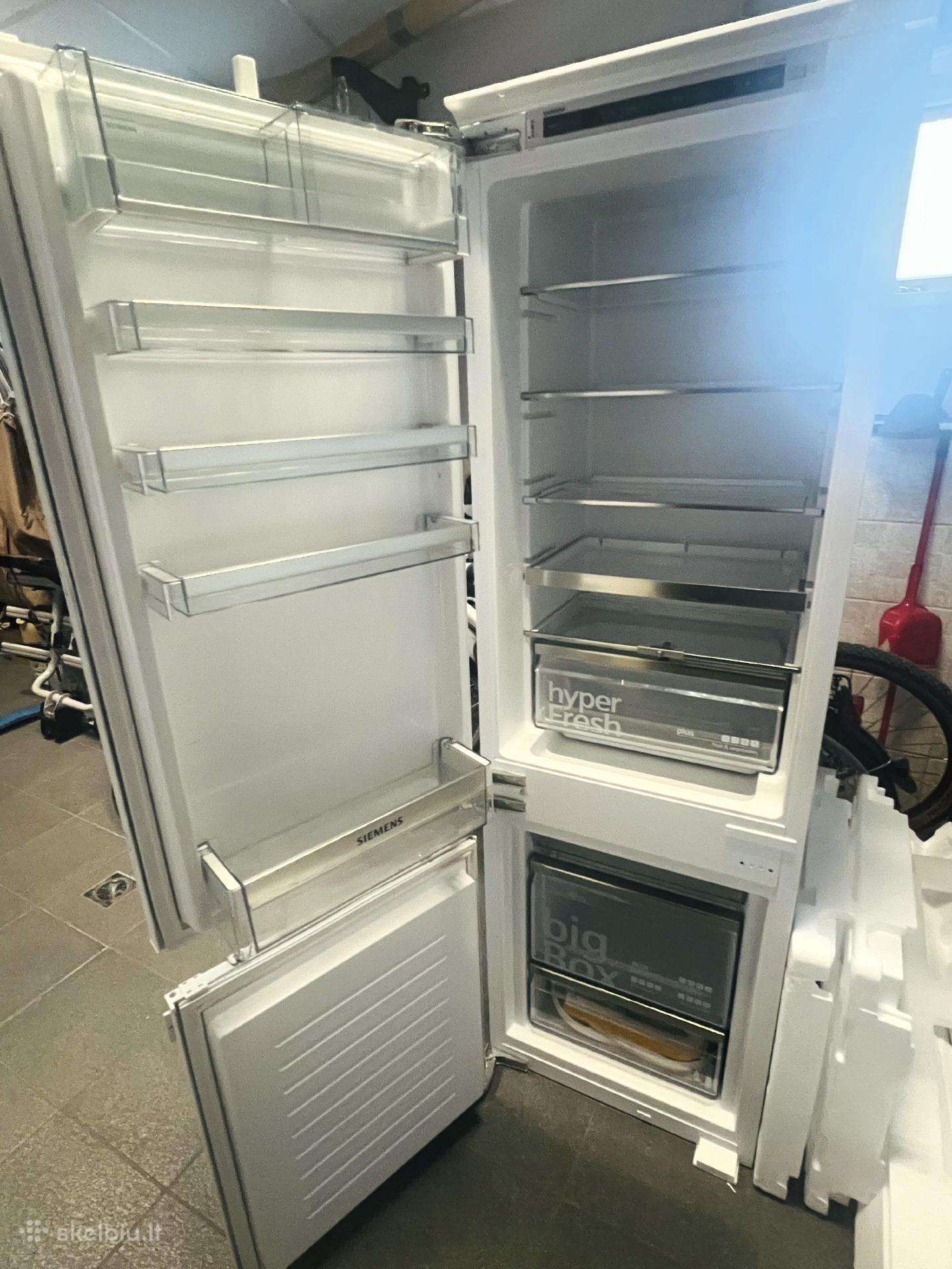 Šaldytuvas su šaldikliu Siemens įmontuojamas