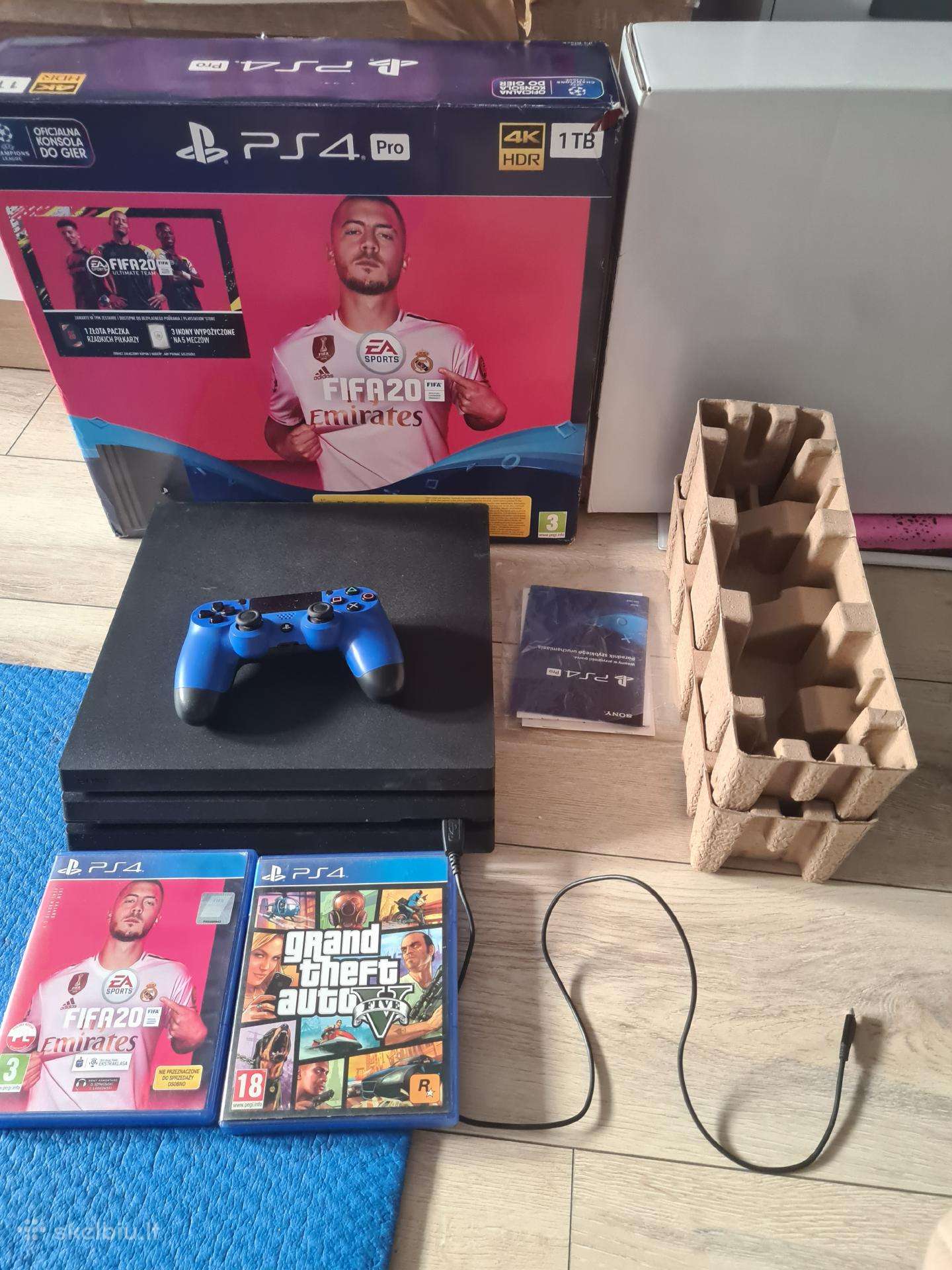 Playstation 4 pro cuh 7216b ideali būklė