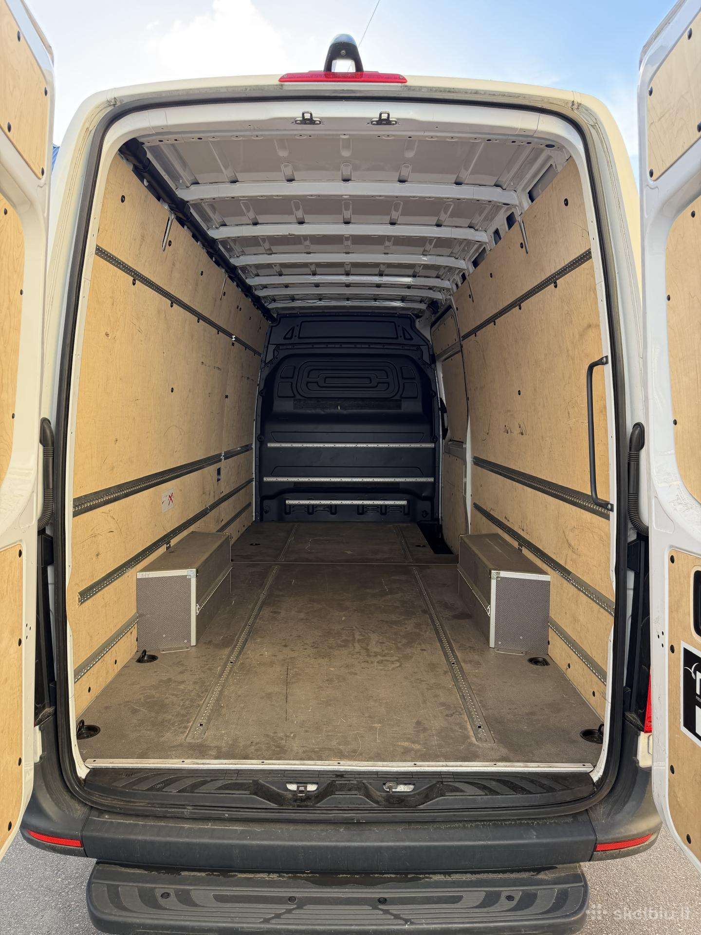 Mercedes-Benz Sprinter, cargo van
