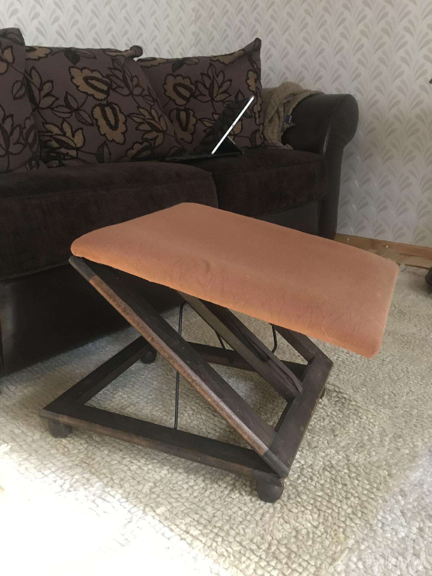 Pakojis Midcentury
