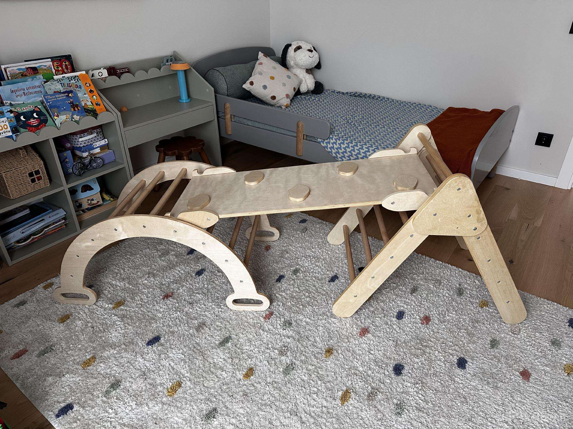 Montessori laipiojimo rinkinys su Pikler trikampiu