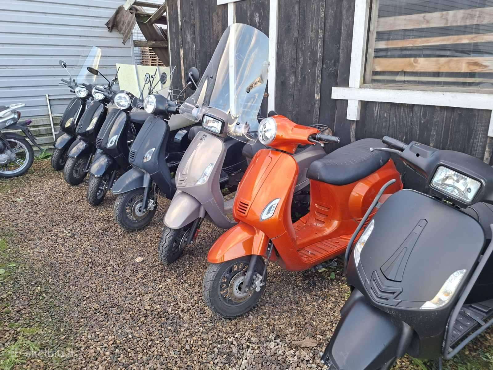 Motoroleriai