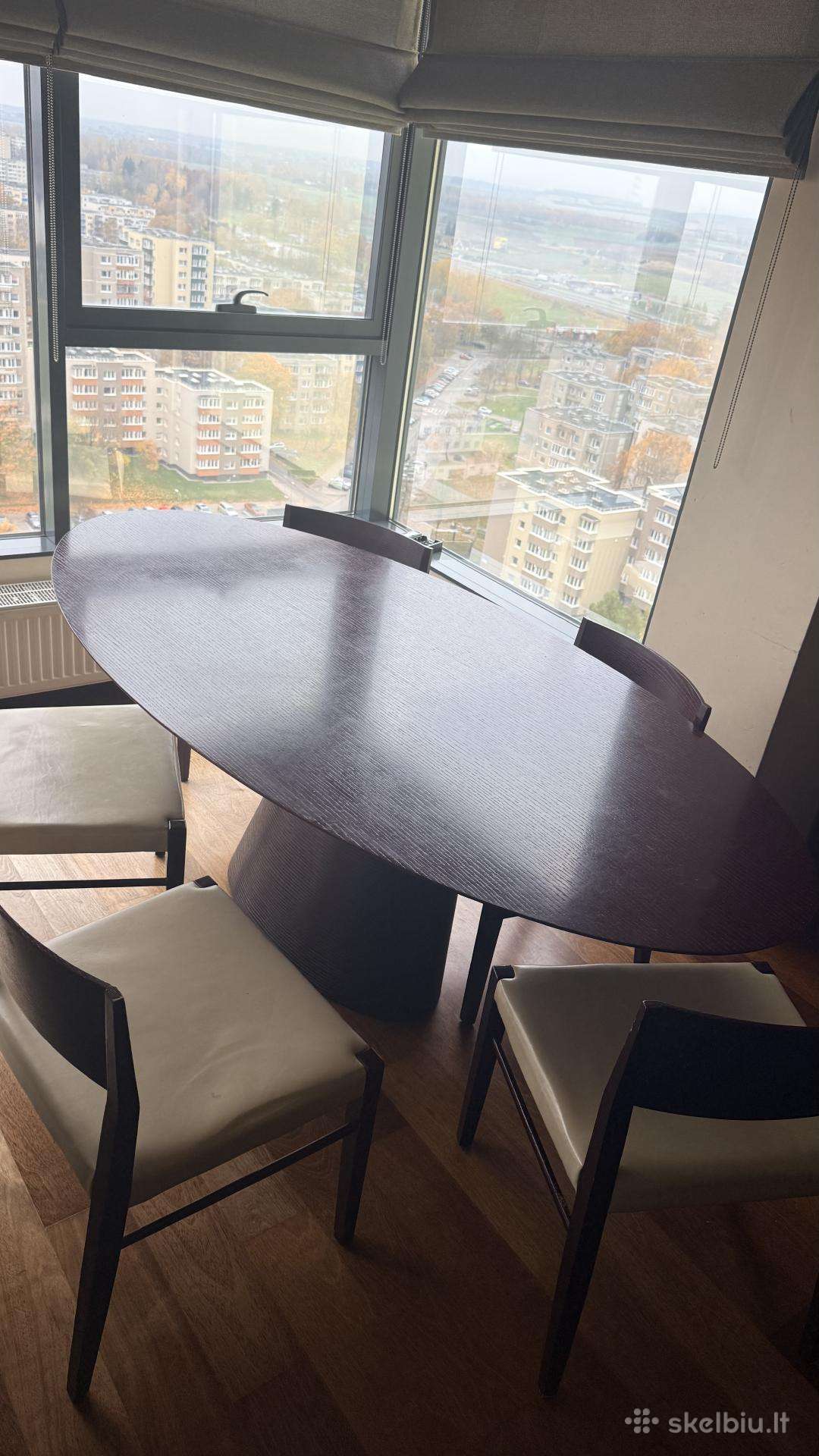 Valgomojo stalas su kedėmis, komplektas