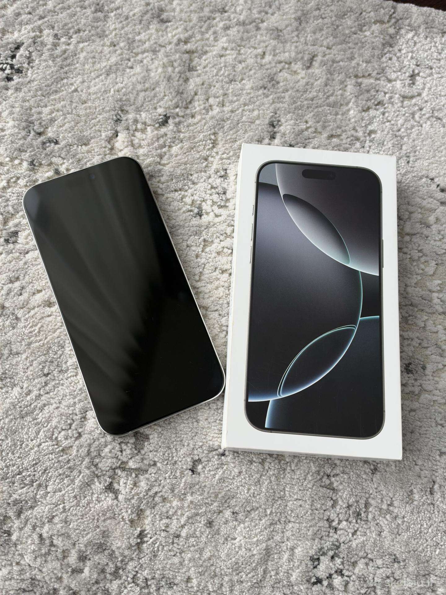 Parduodamas baltas iPhone 16 pro max 256