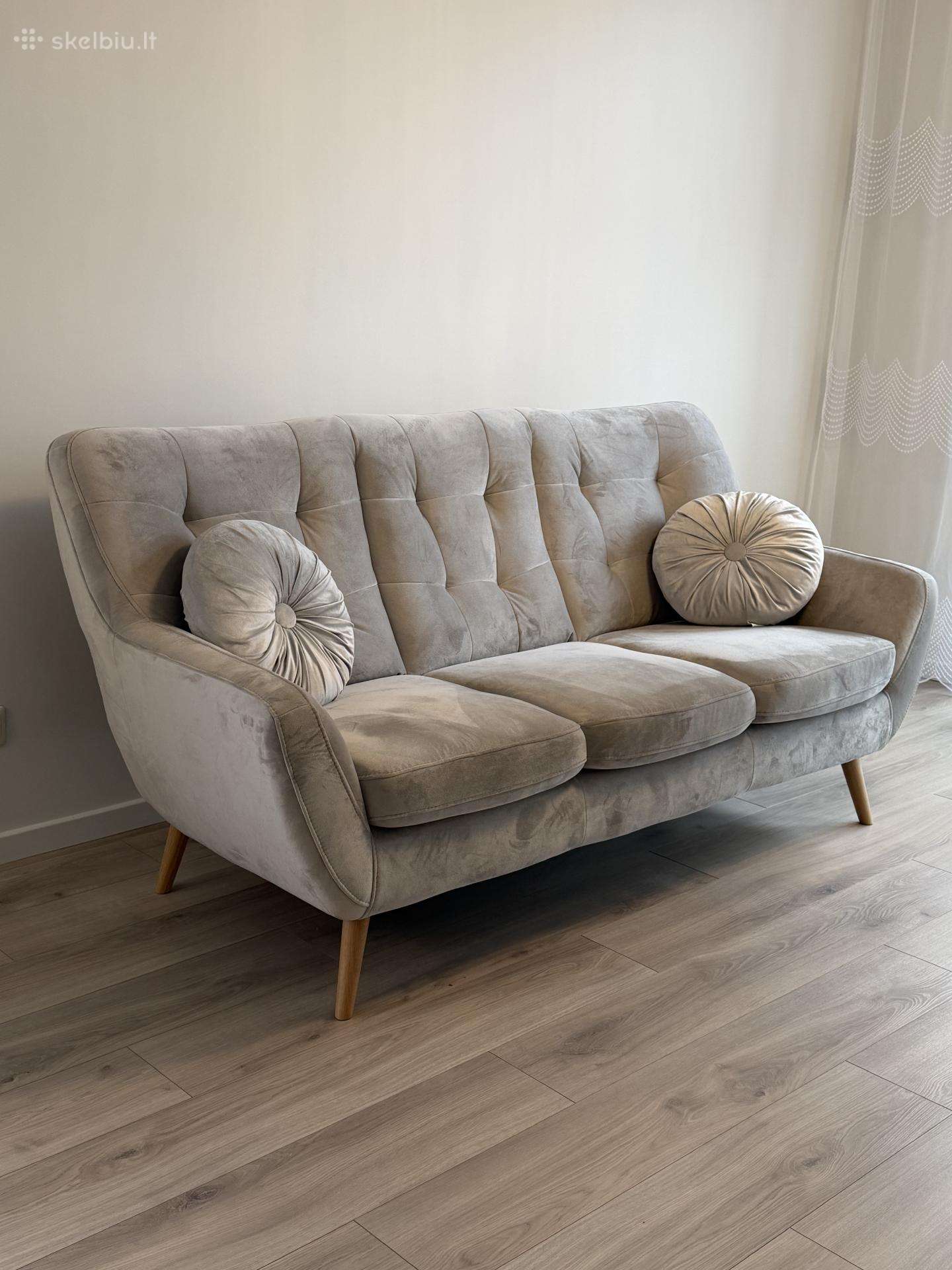 Elegantiška ir klasikinė trivietė sofa Scandi