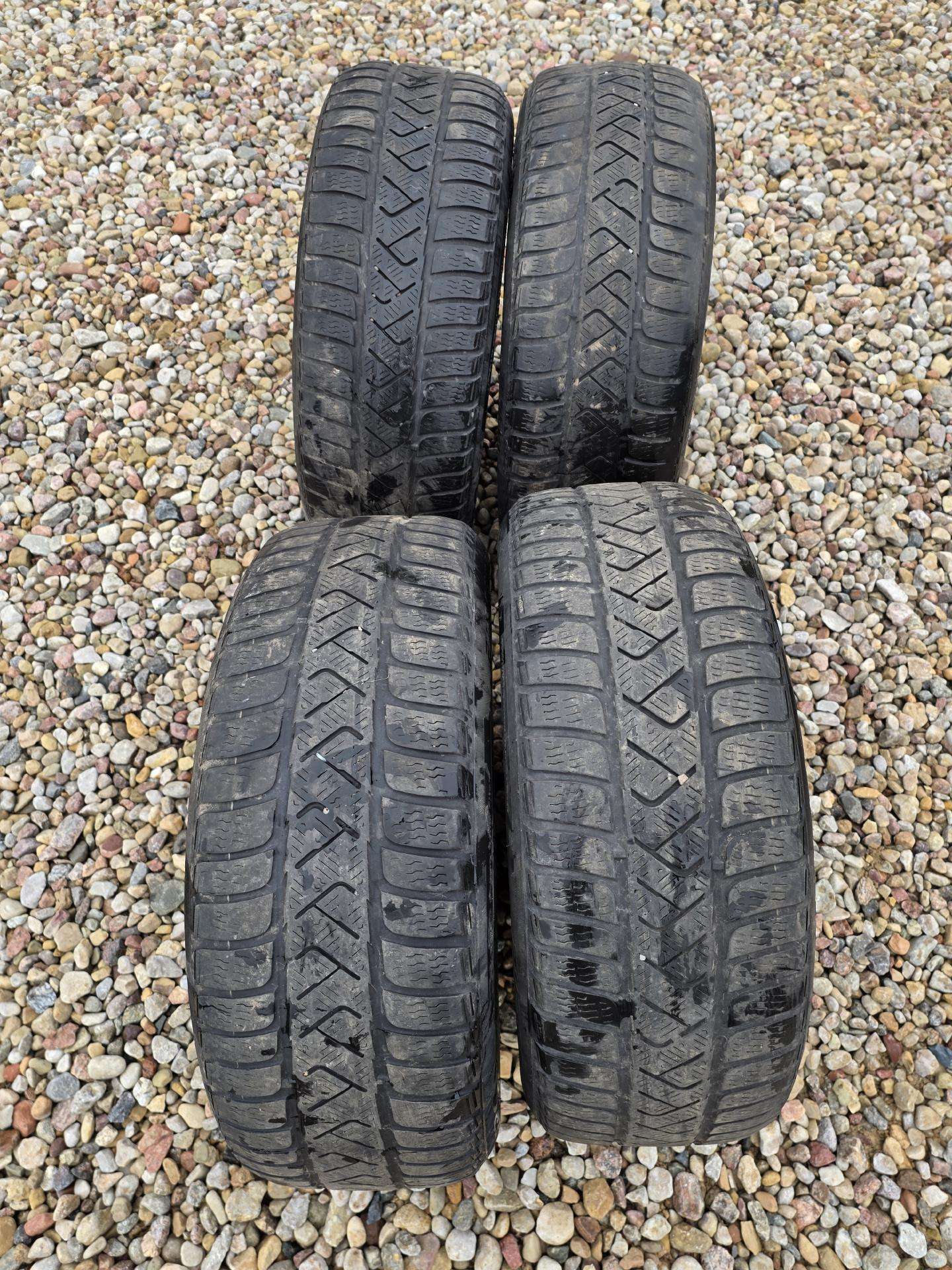 Pirelli Sottozero 3 žieminės padangos 215/55 R17