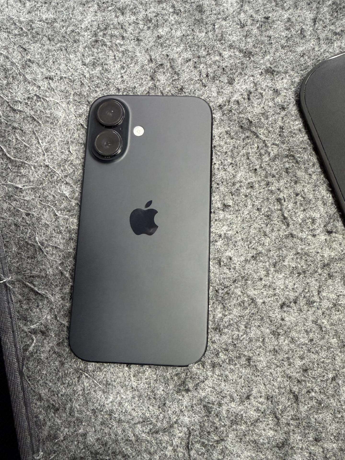 iPhone 16