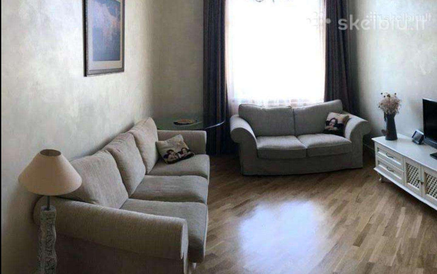 Atiduodami naudoti svetainės baldai 3+2. Pasiimti