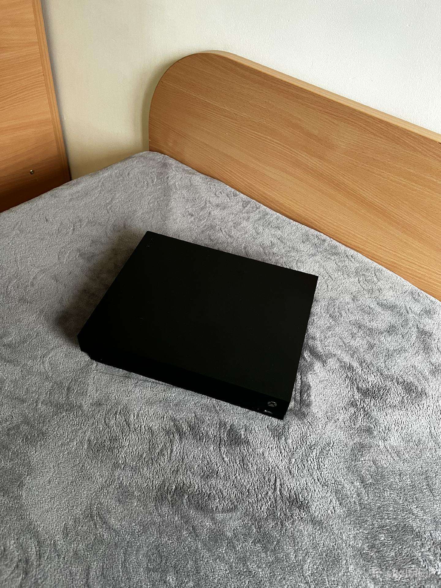 Xbox One X 1tb