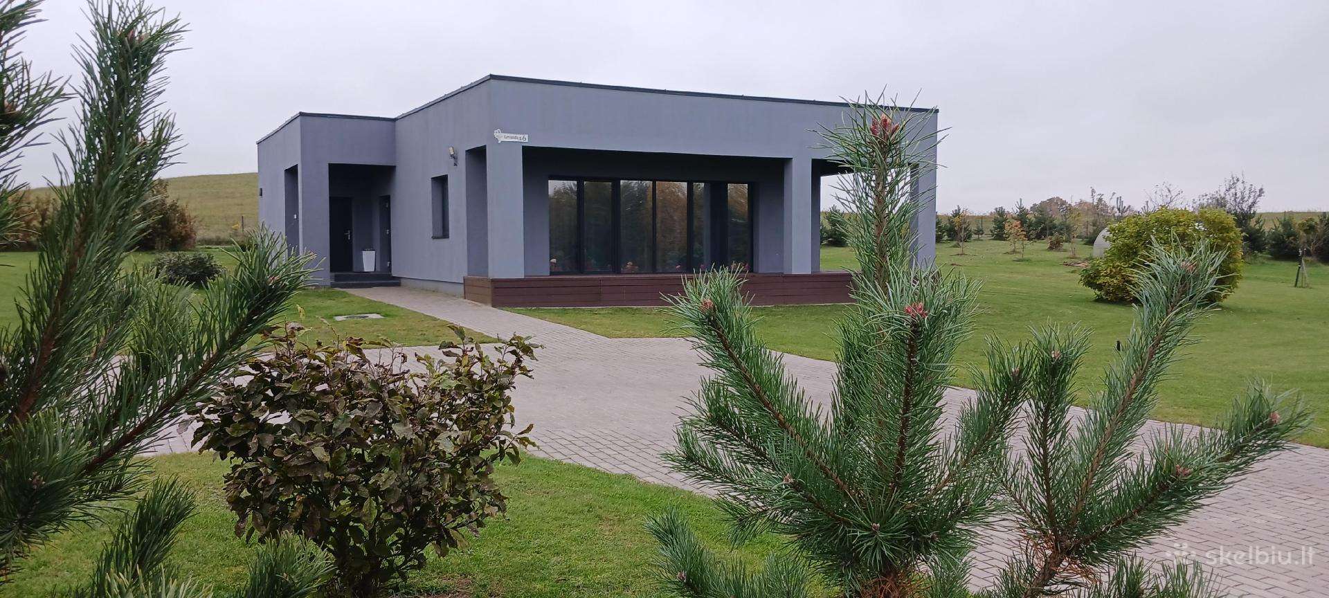 Parduodamas namas su vaizdu į miestą