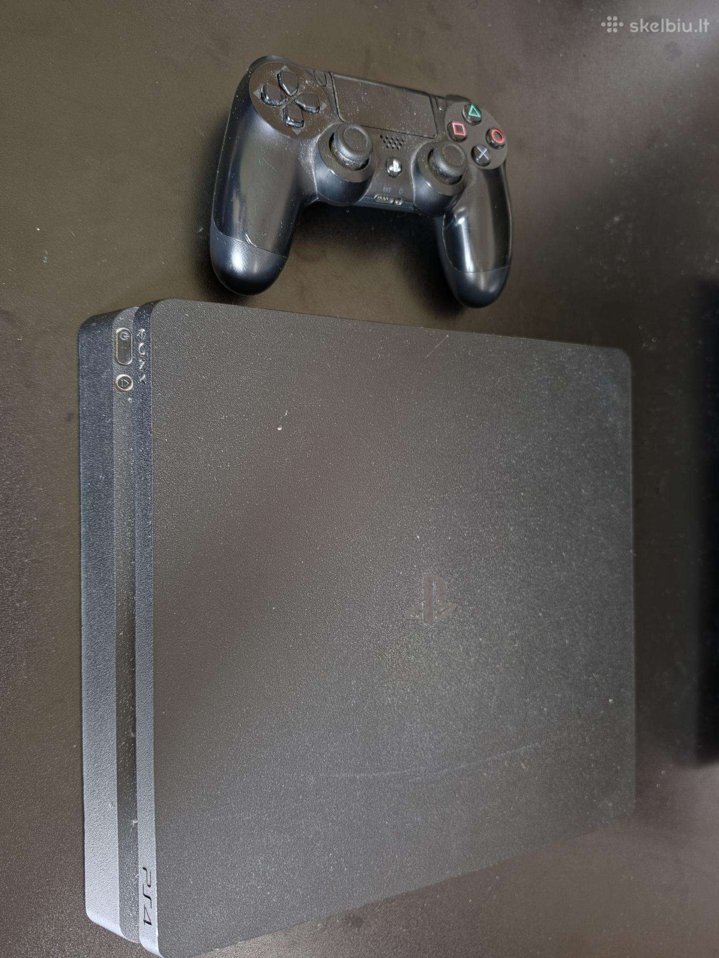 Playstation 4 (Ps4) + pultelis + visi laidai + mc