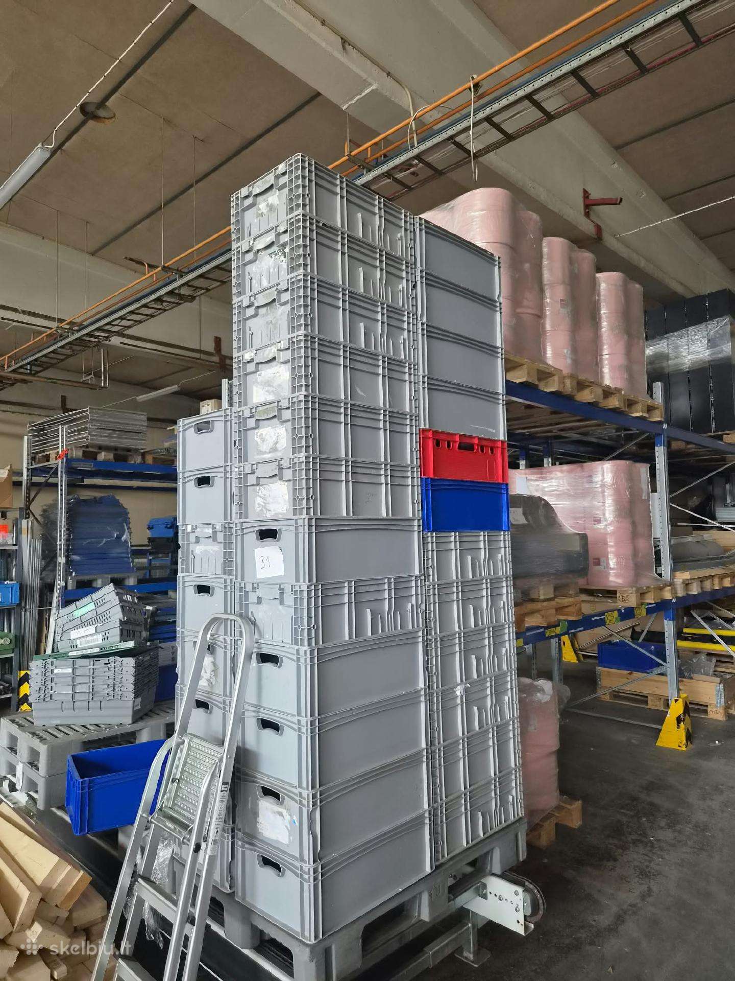 Parduodamas didelis kiekis plastikinių euro dėžių