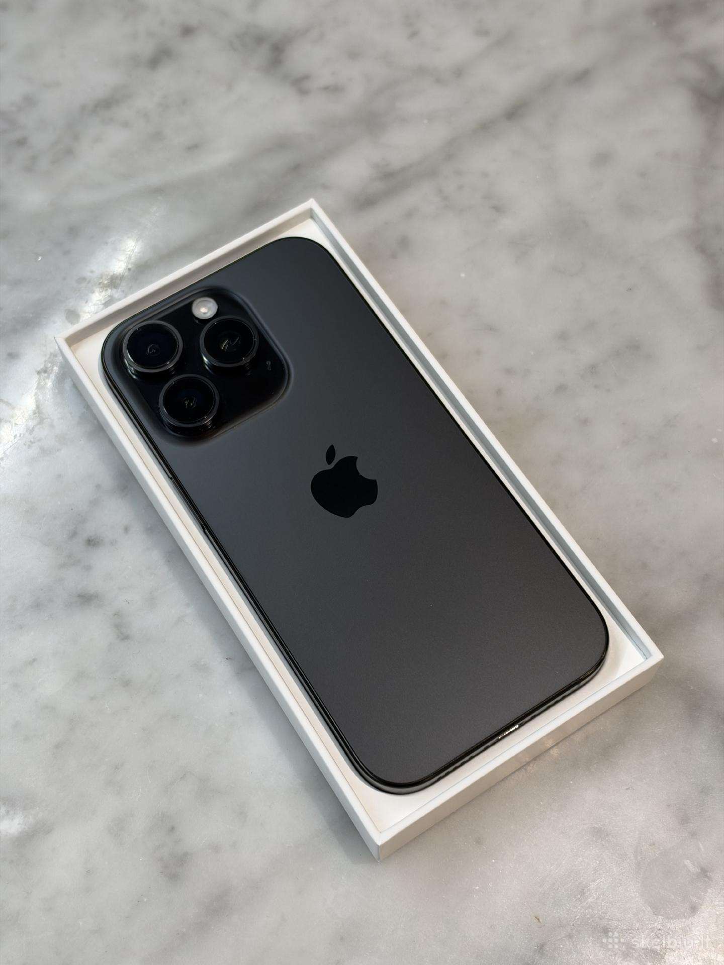 iPhone 16 pro 265gb