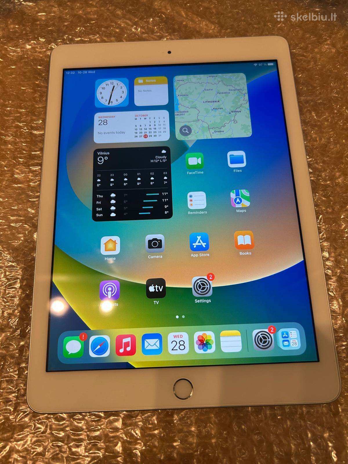 Apple iPad 5th Gen 32gb Wi-fi (89% Battery)