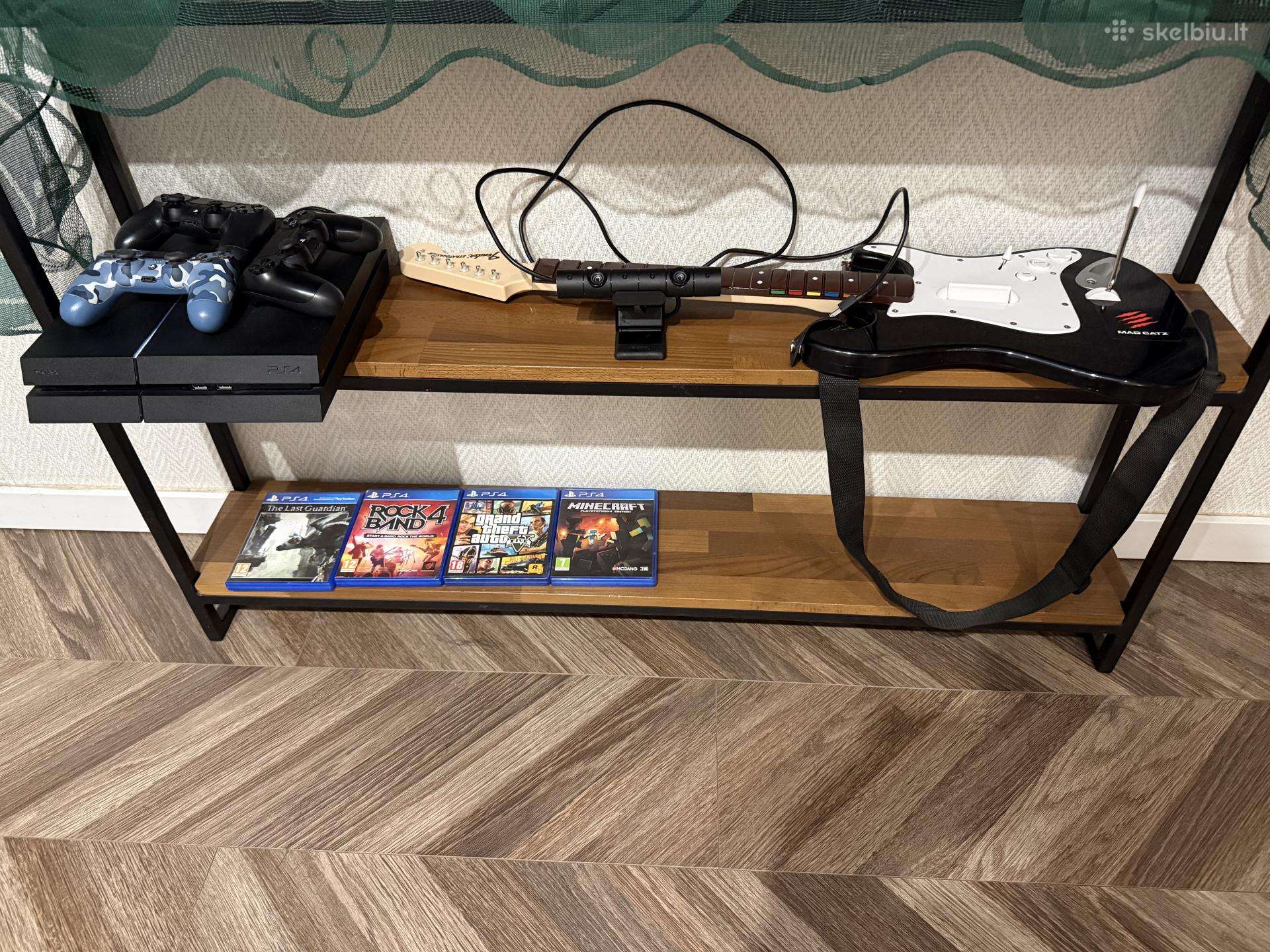 Playstation 4 1 TB komplektas su priedais