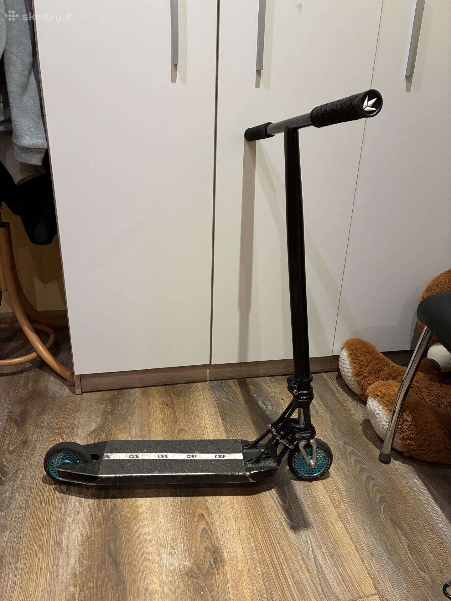 Triukinis custom paspirtukas