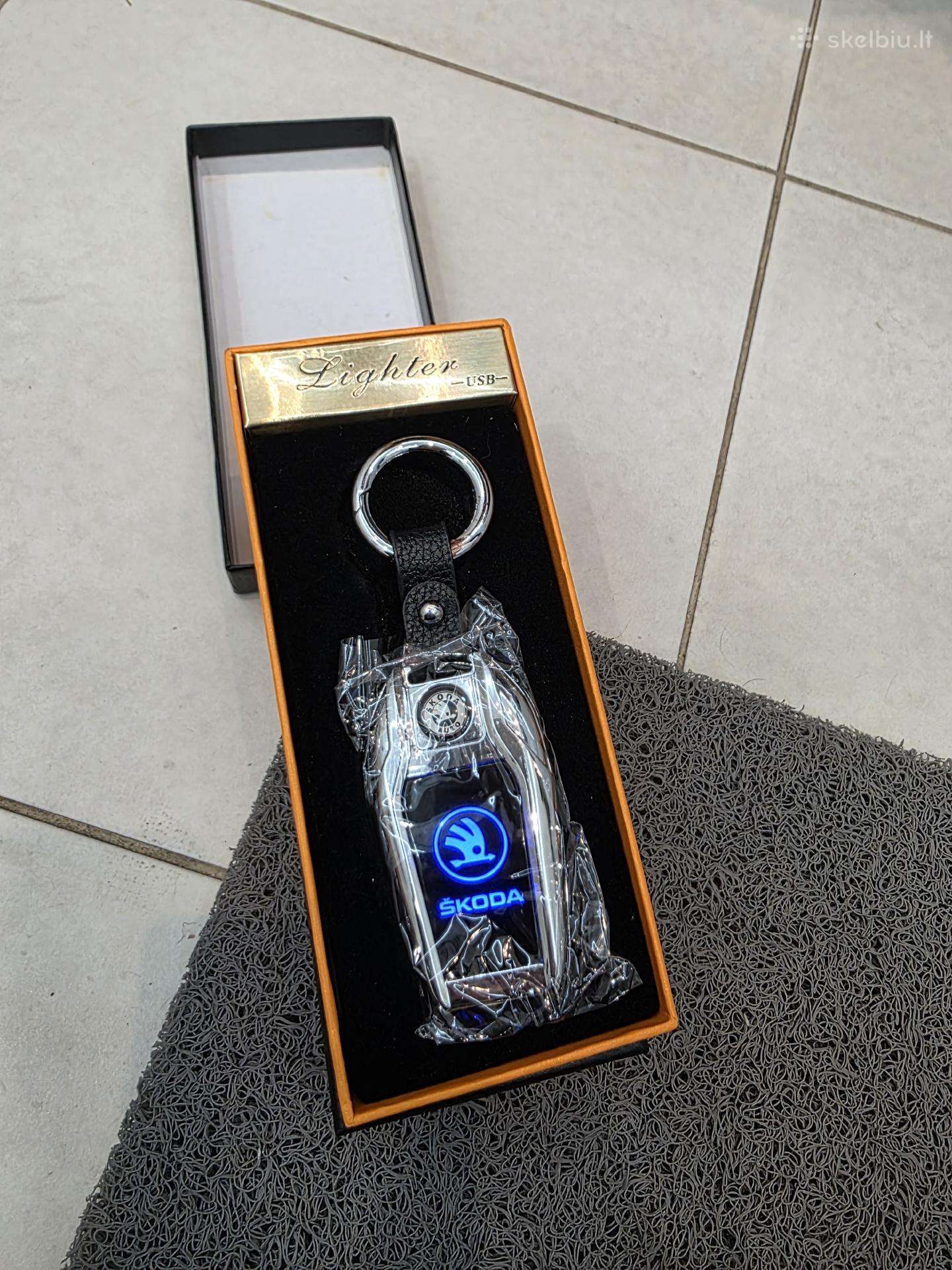Parduodu Škoda Usb Žiebtuvėlį Su Žibintuvėliu!