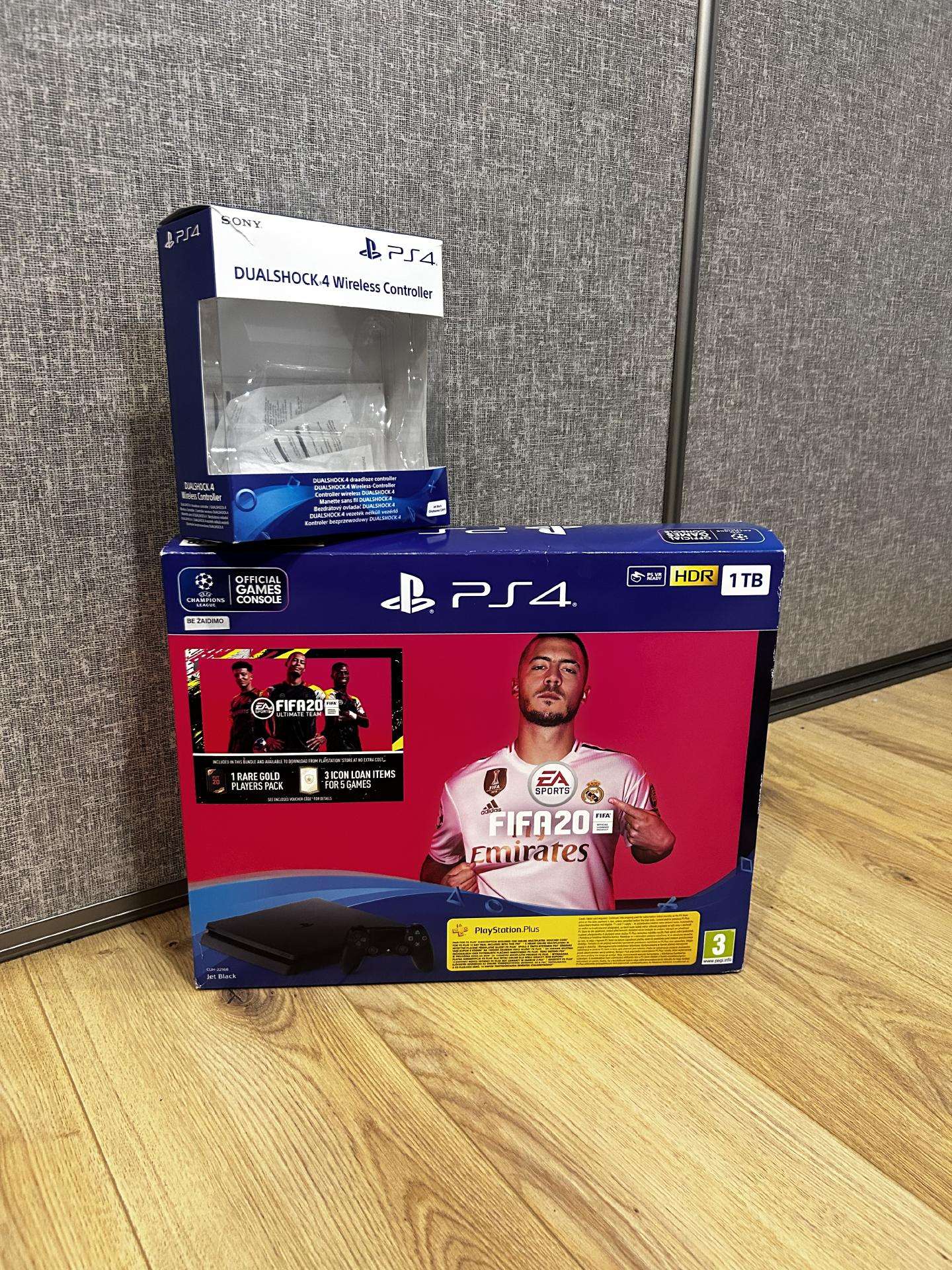 Playstation ps4 slim 1tb