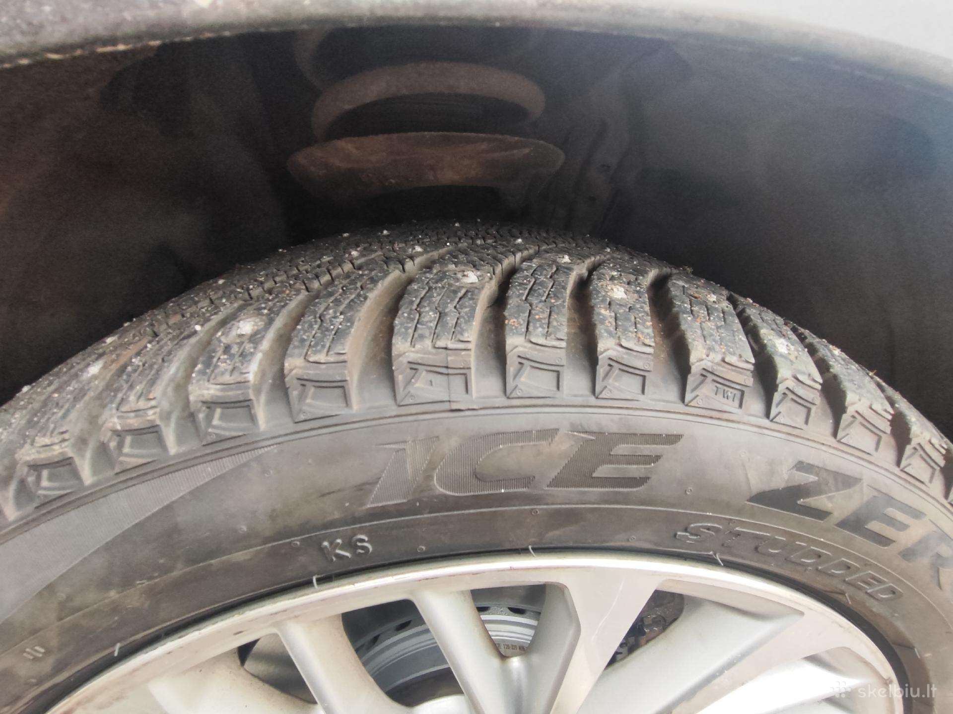 Parduodu Pirelli Ice Zero 2 dygliuotas padangas