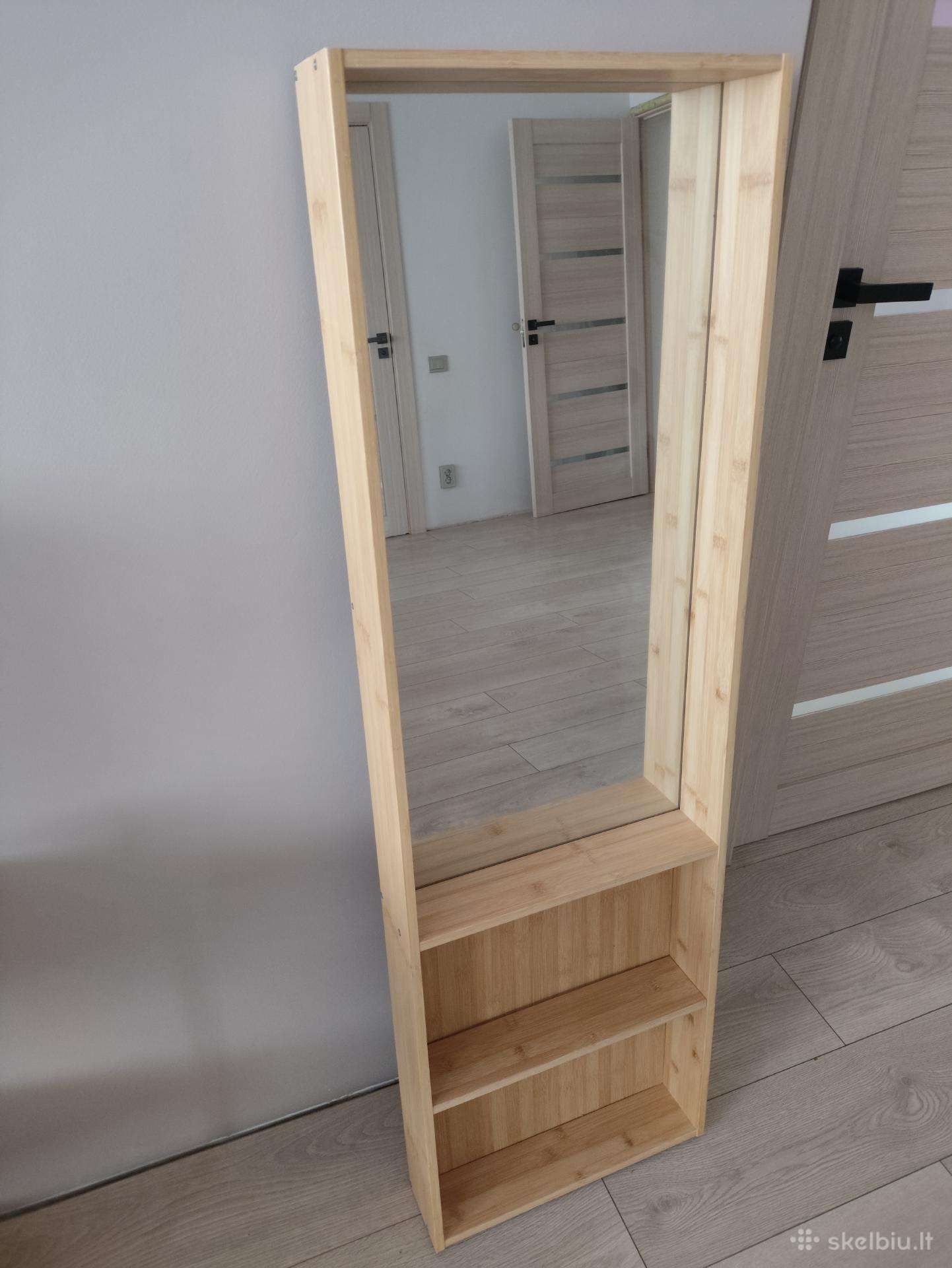 Bambukinė lentyna su veidrodžiu