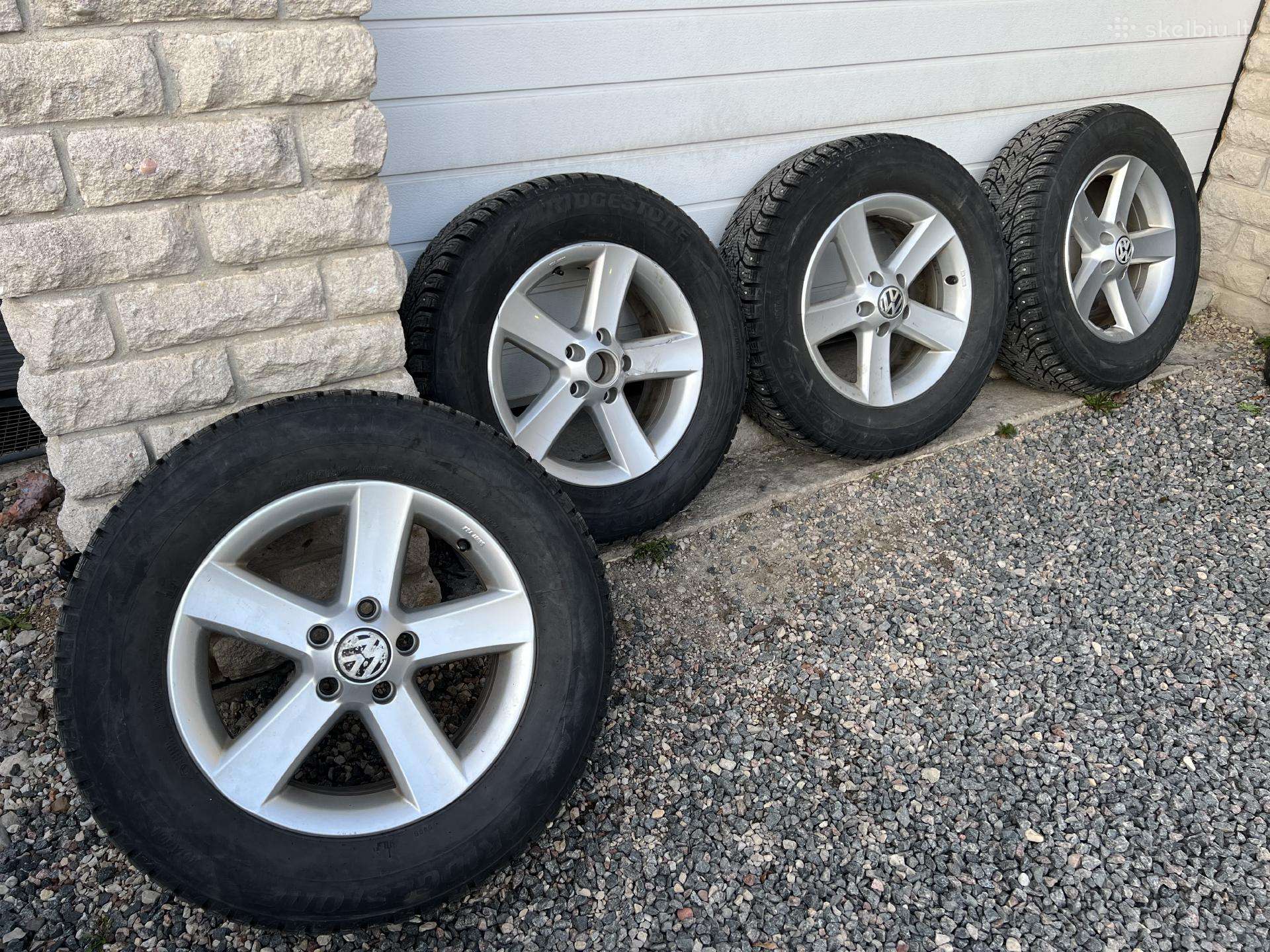 VW Tiguan 215/65 R16 Bridgestone