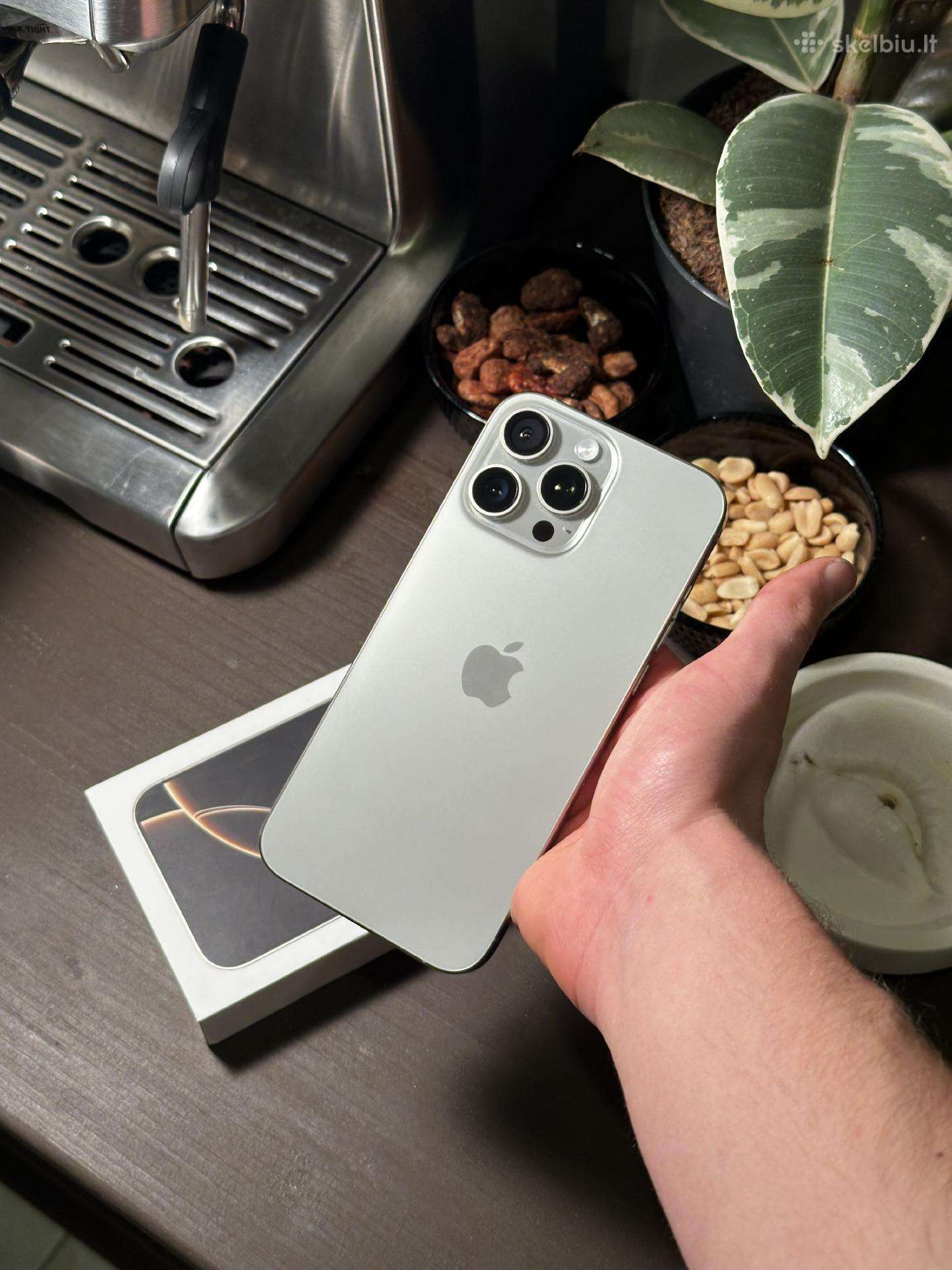 iPhone 16 Pro Max