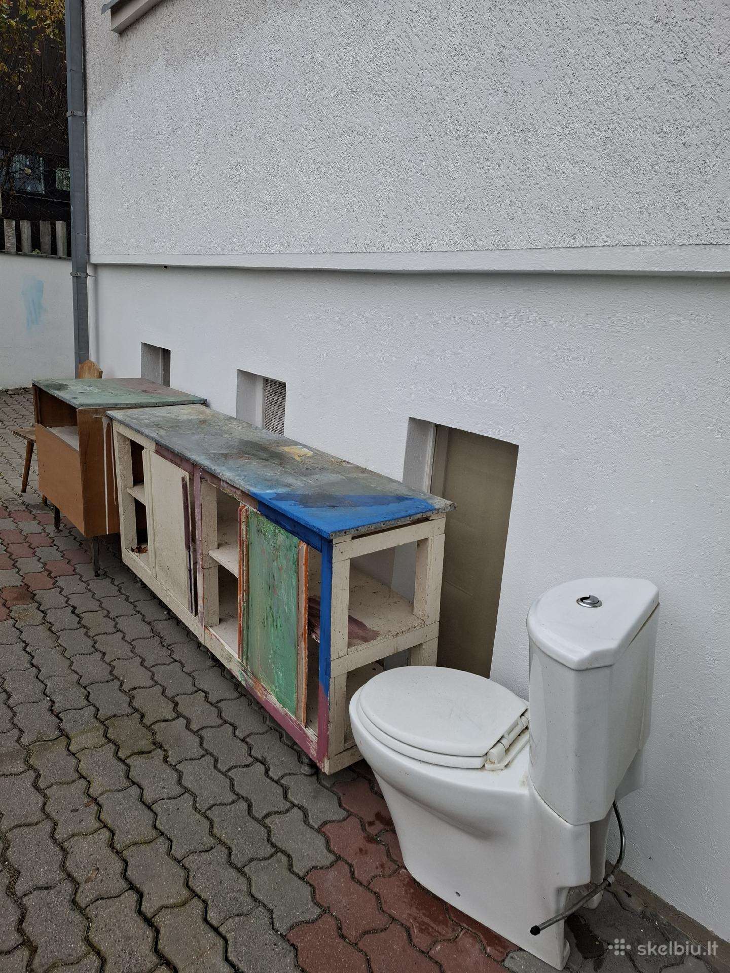 Statai, kėdė, WC puodas su dangčiu
