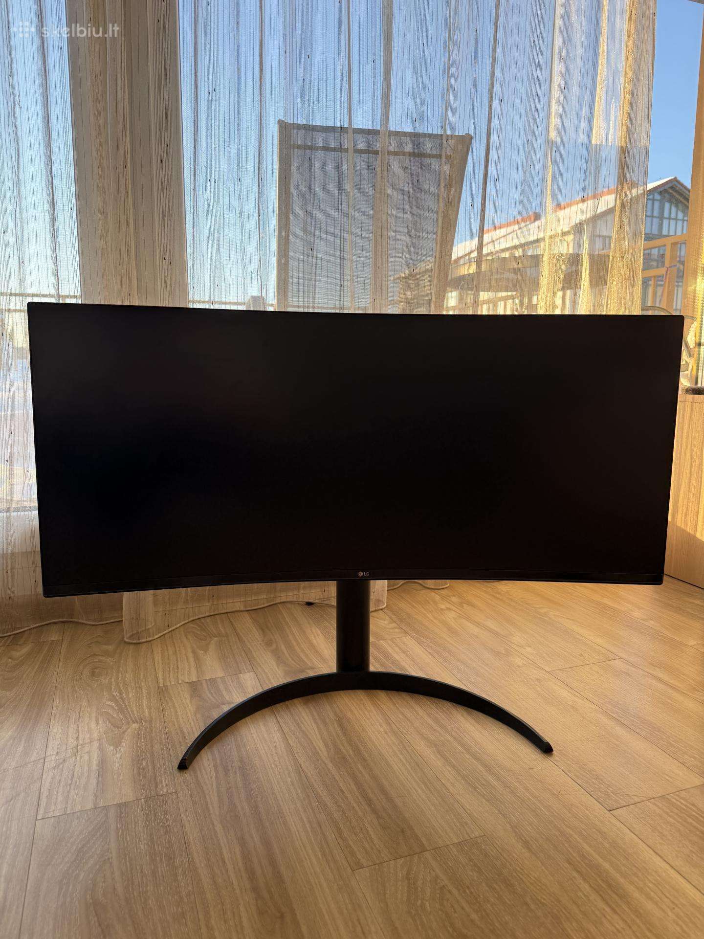 Visiškai naujas LG Monitorius