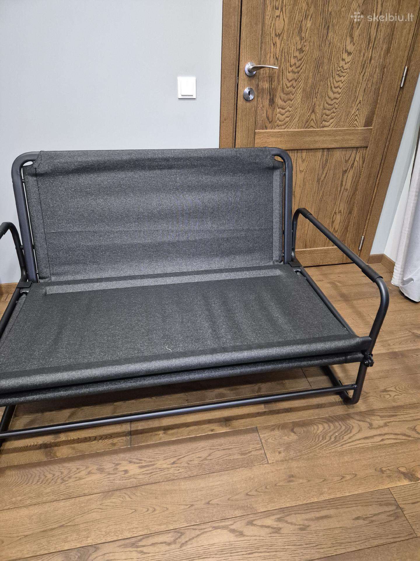 Sofa- lova
