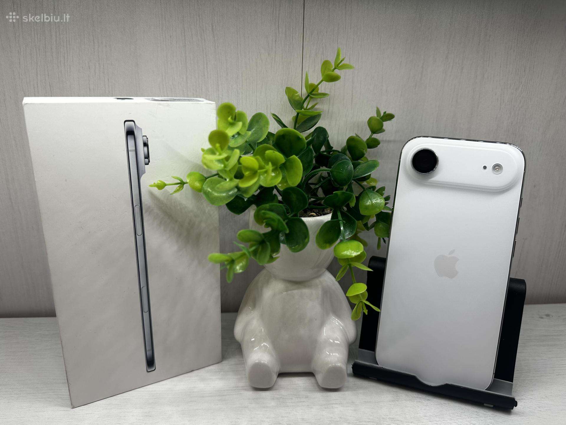 iPhone Air 256gb Garantija 180 D.