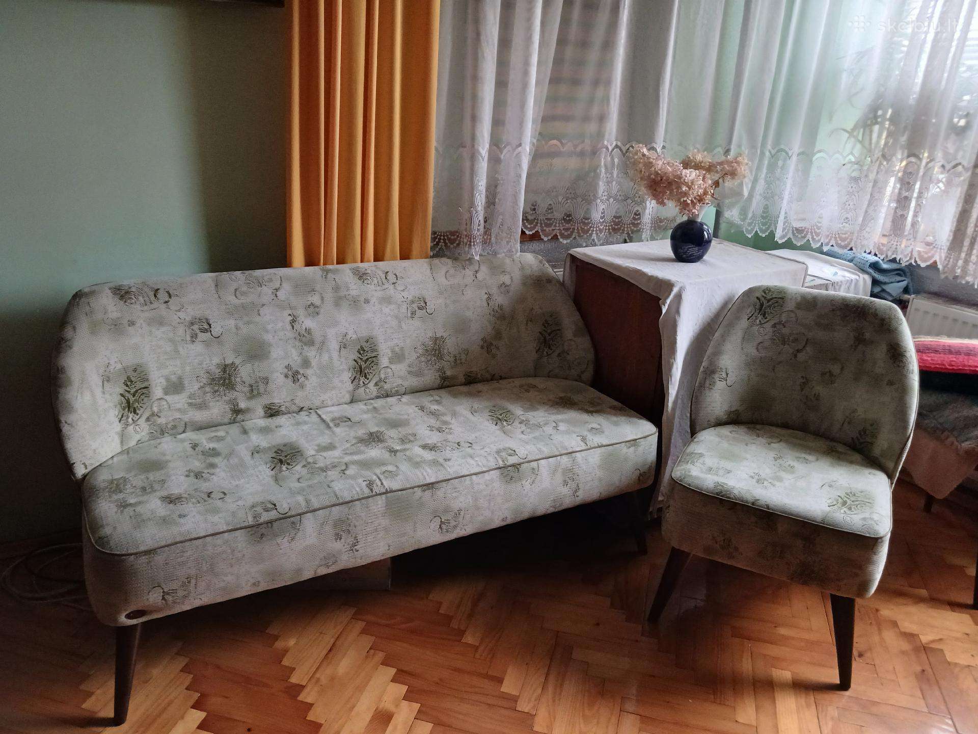 Sofa su foteliu