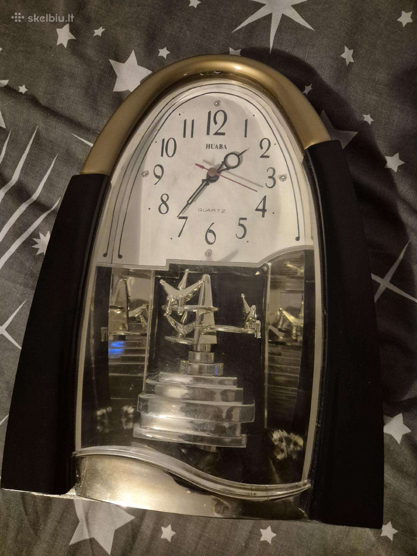 Vintage clock (Quartz Hq3268)