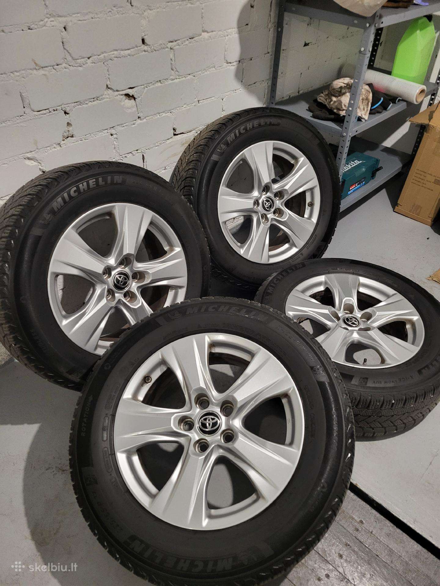 Toyota rav4 r17