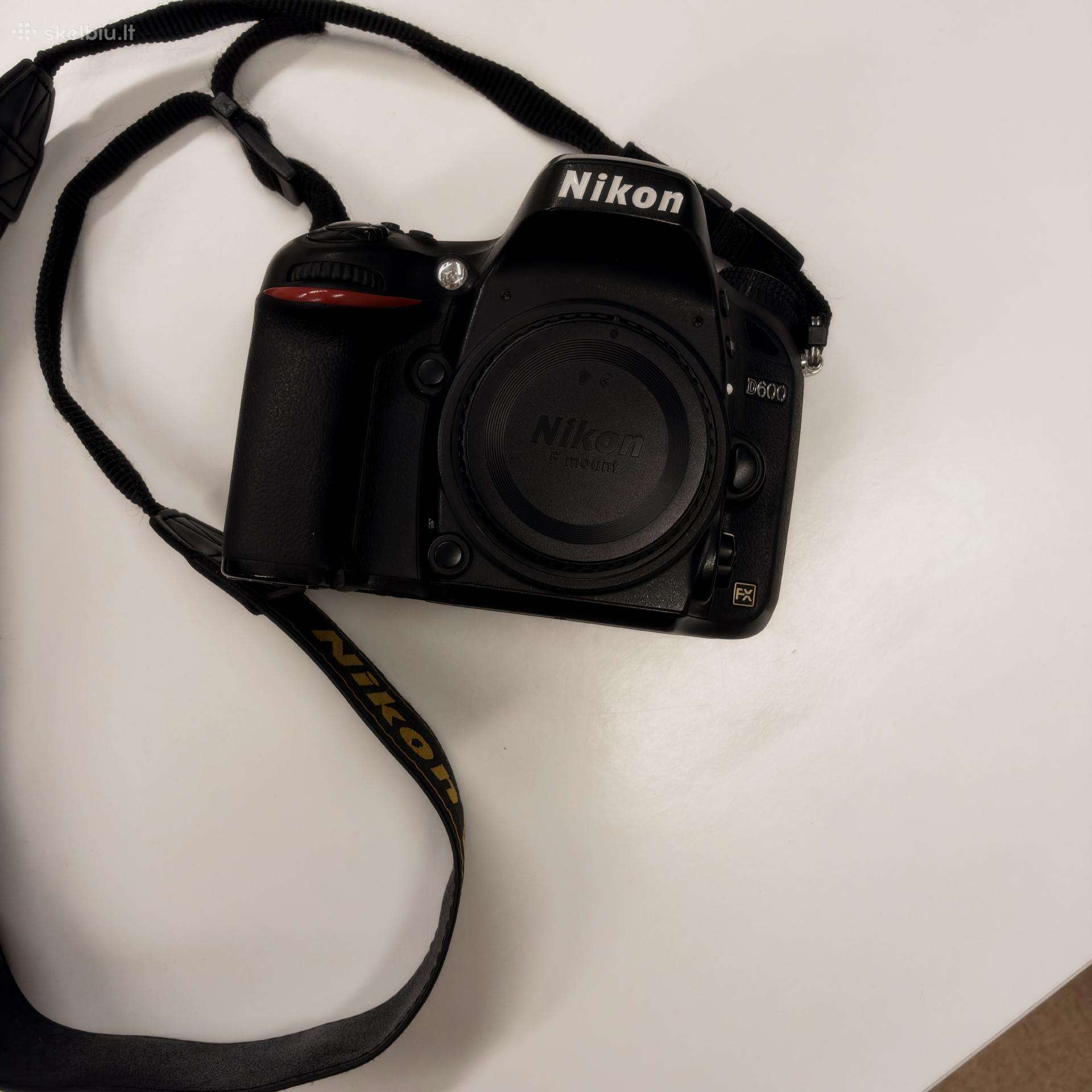Nikon pilno kadro fotoaparatas