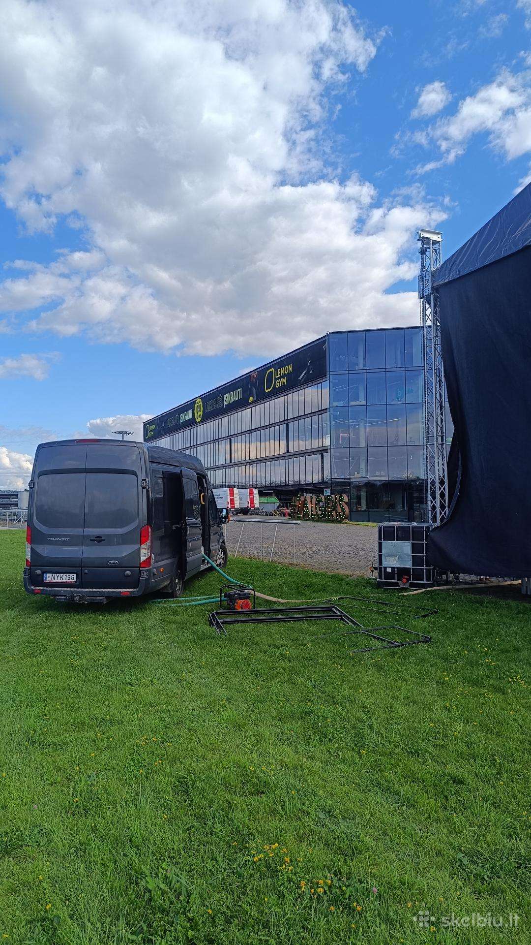 Vandens transportavimo verslas , darbo vieta