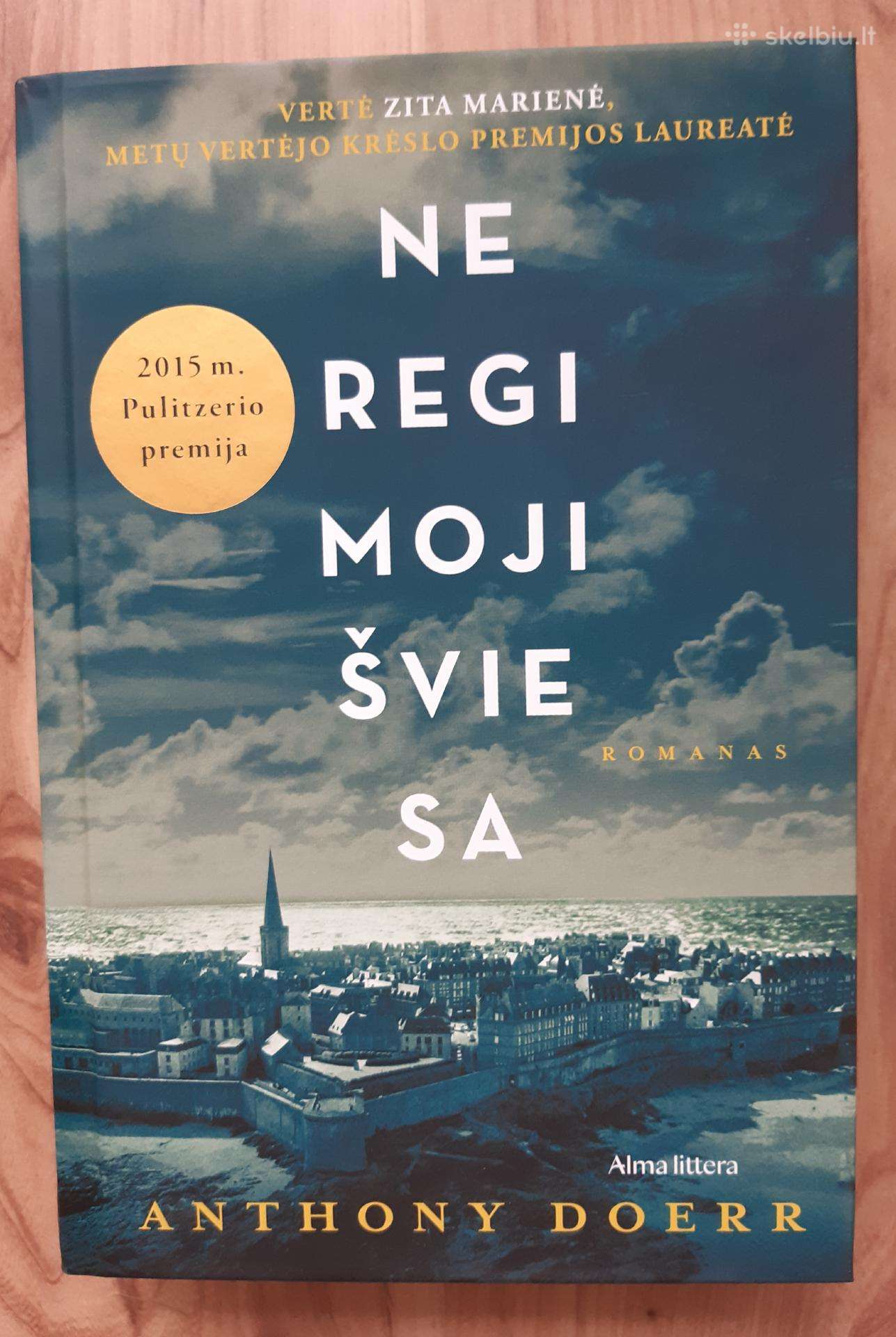 Knyga "Neregimoji šviesa"