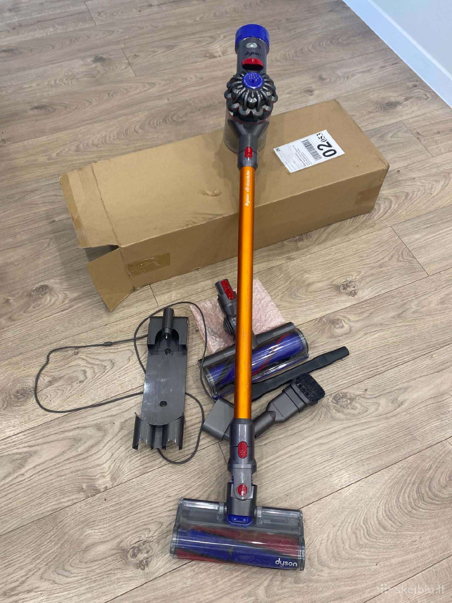 Parduodamas dyson V8 siurblys veikiantis idealus