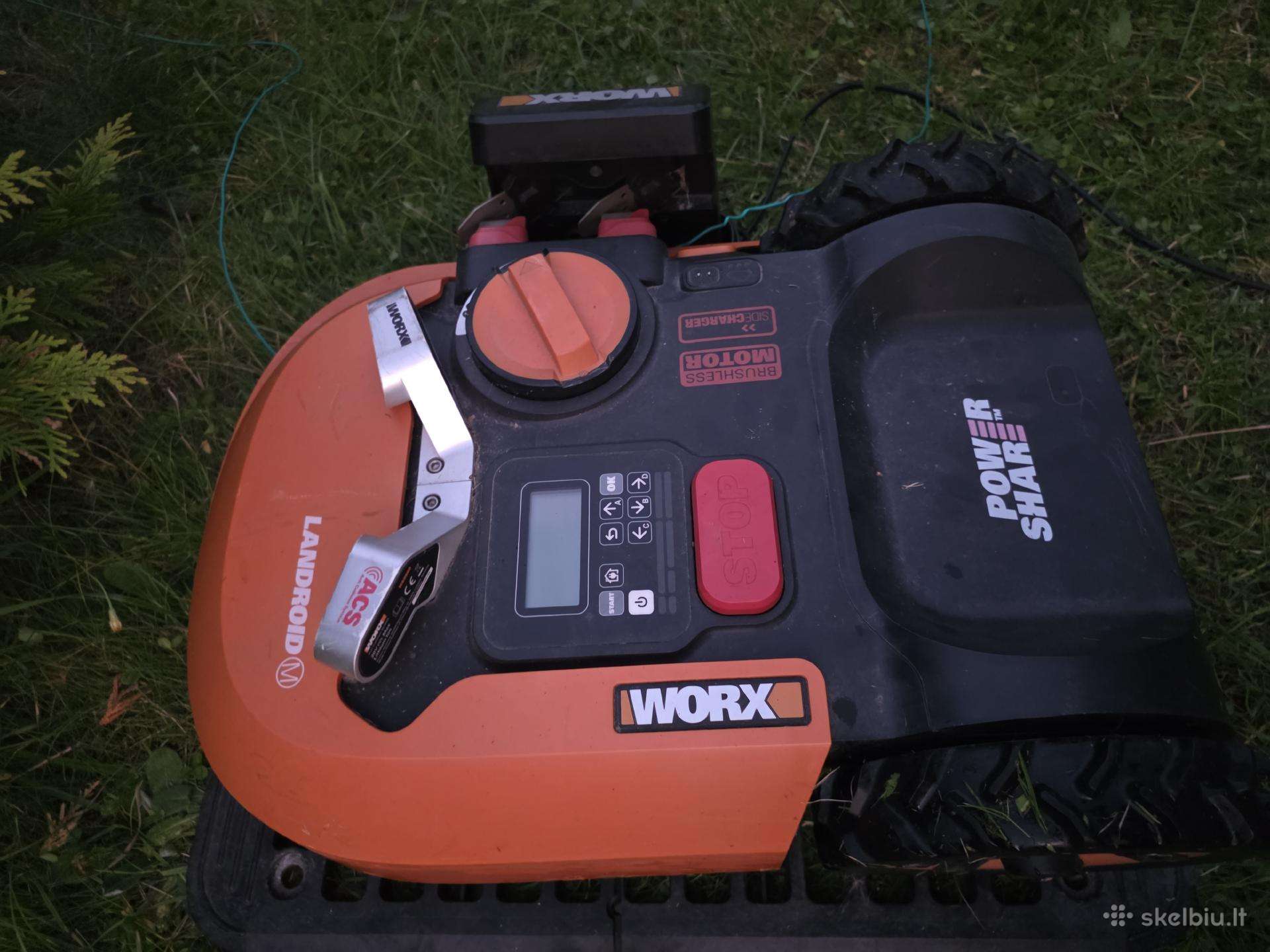 Worx zoliapjove robotas su daug priedu
