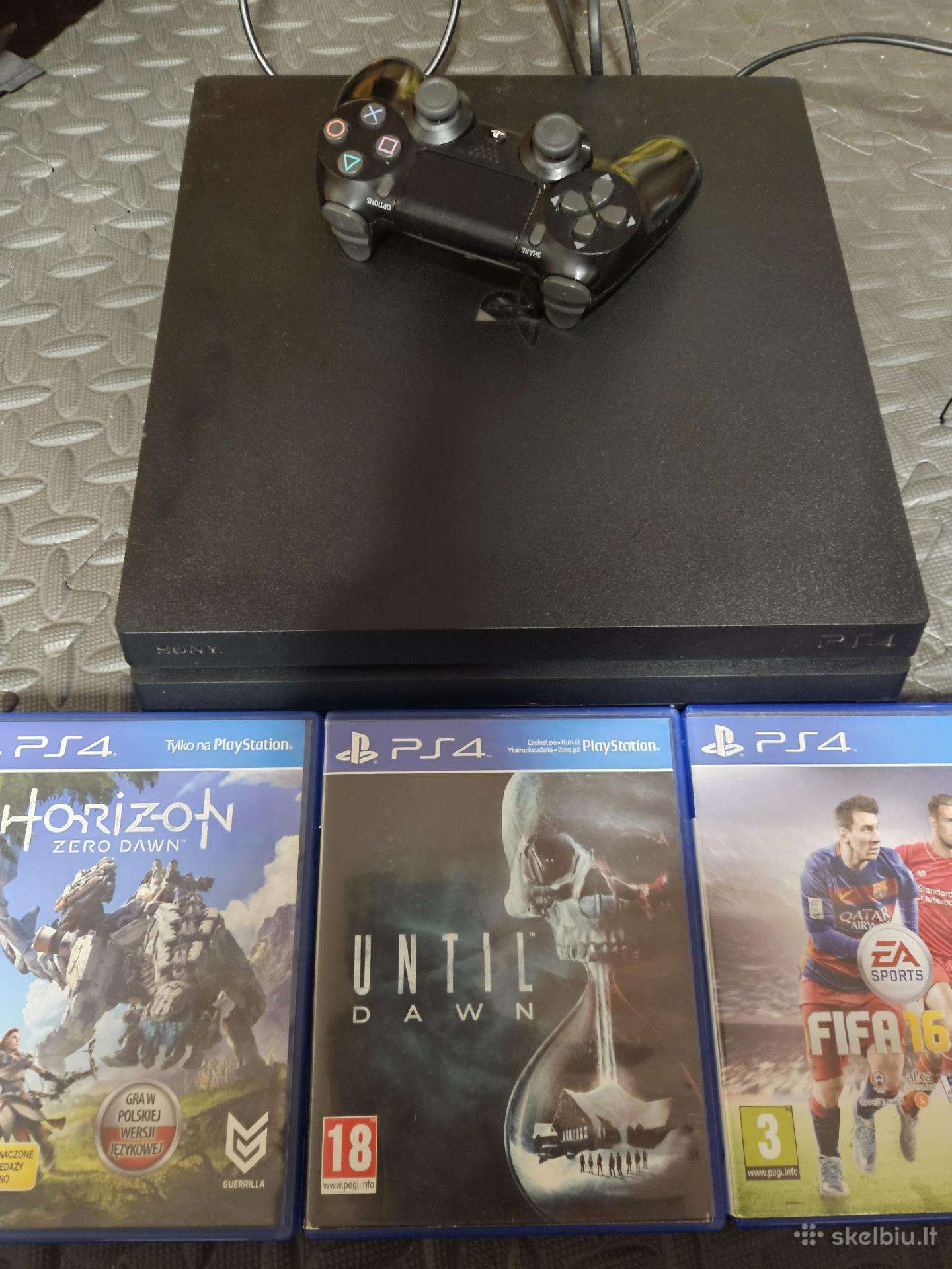 Ps4 1tb cuh-7216b su 3 žaidimais