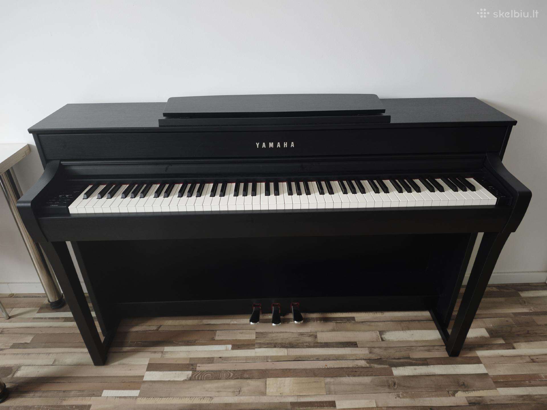Yamaha clp 745 pianinas