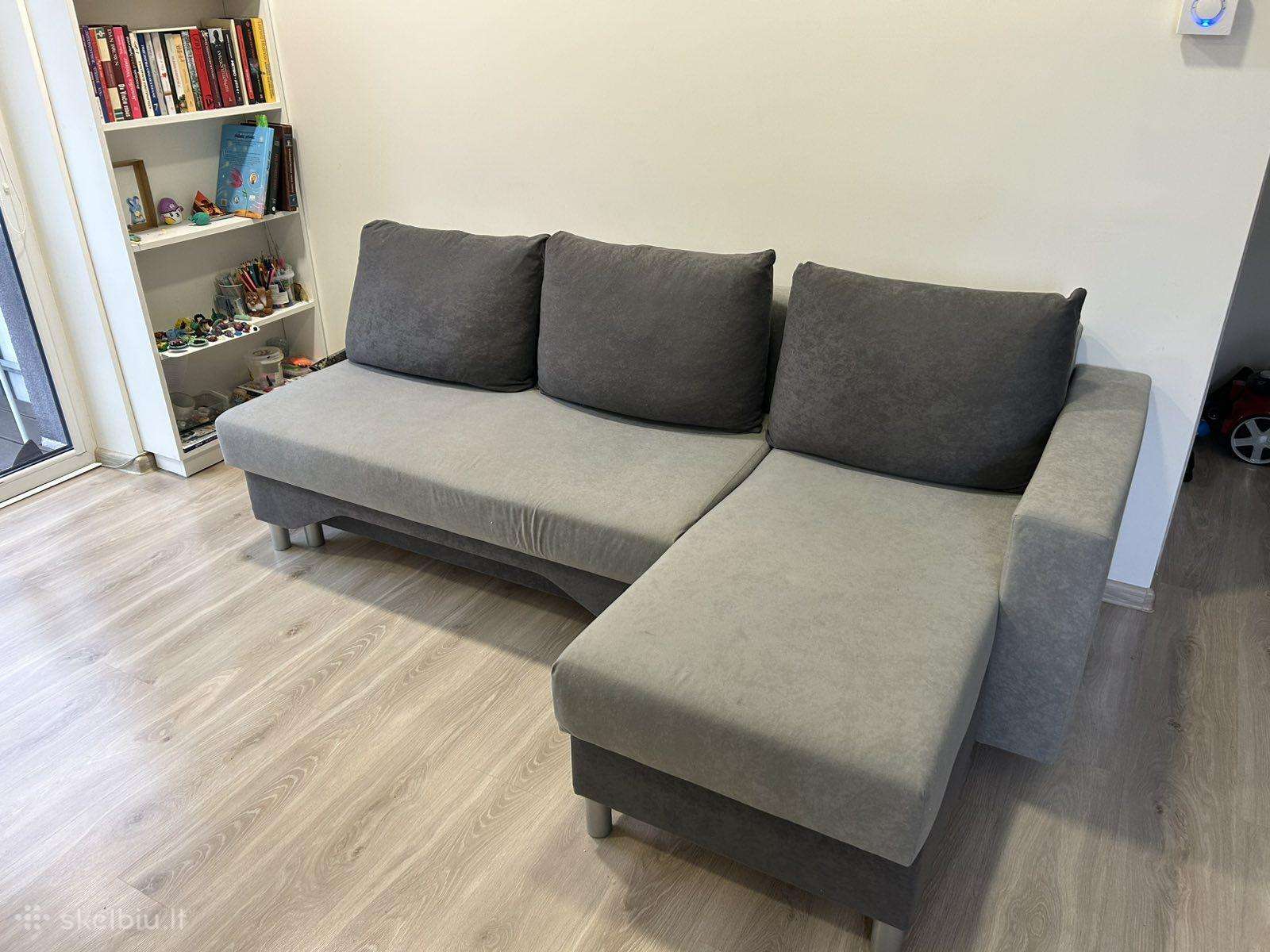 Tvarkingas pilkas minkštas kampas - 100 €