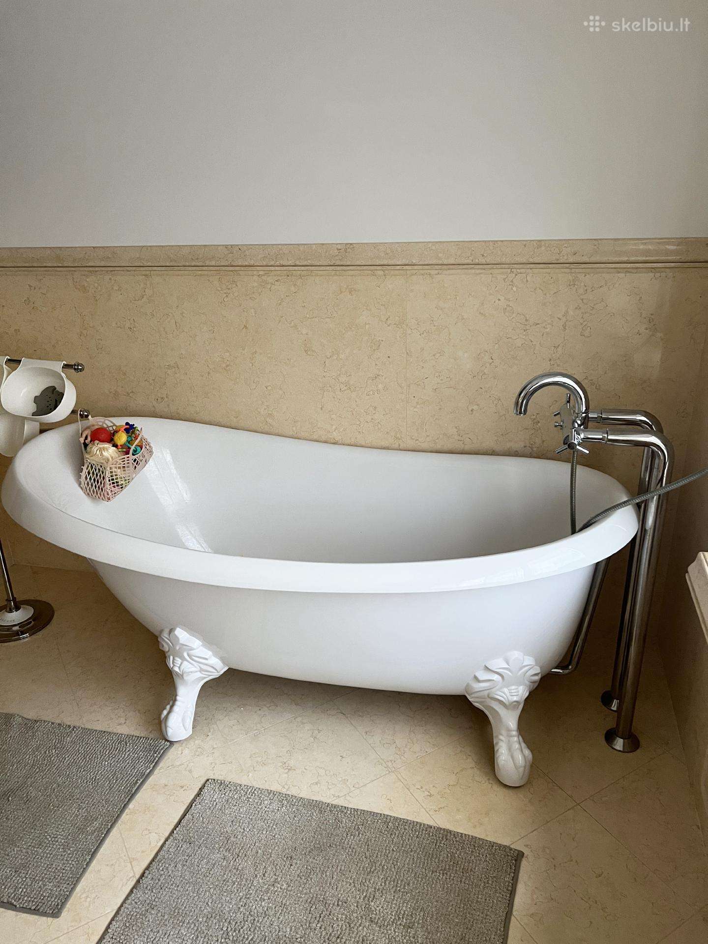 Paa retro stiliaus vonia su Grohe maišytuvu