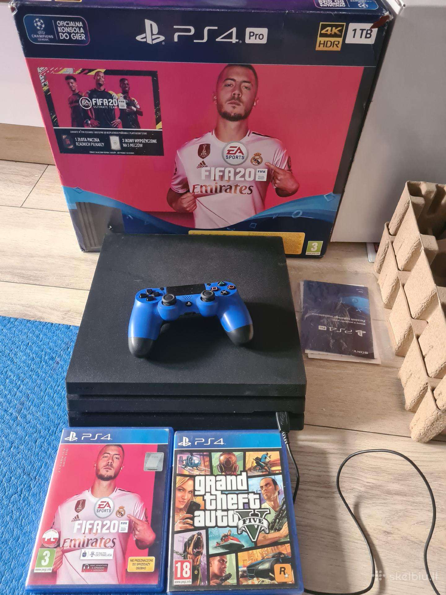 Playstation 4 pro 1tb cuh 7216b ( puiki būkle)