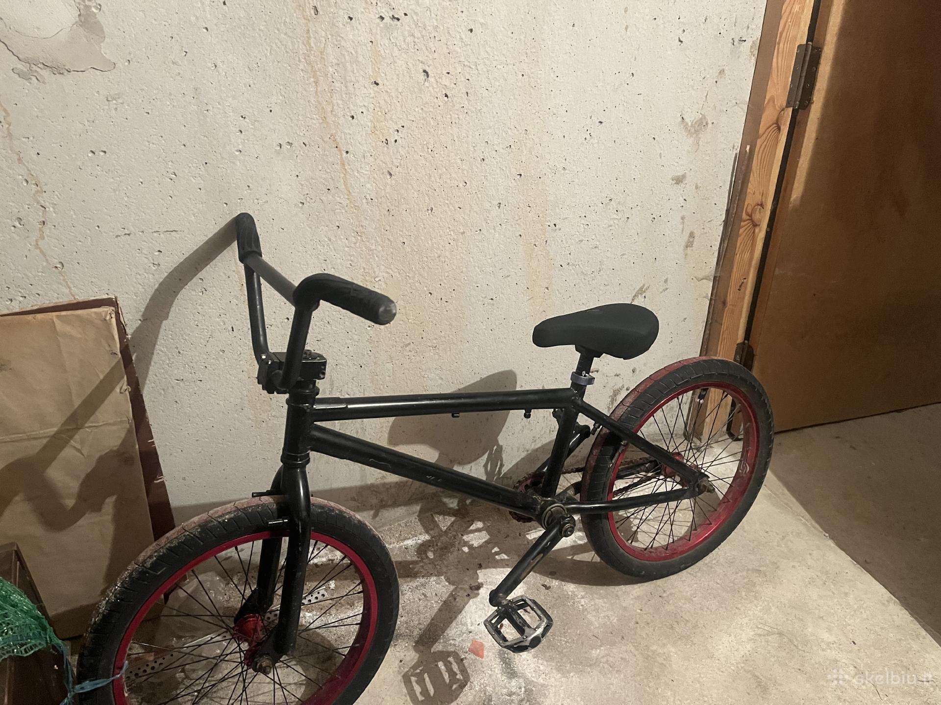 Parduodamas geros būklės BMX dviratis.
