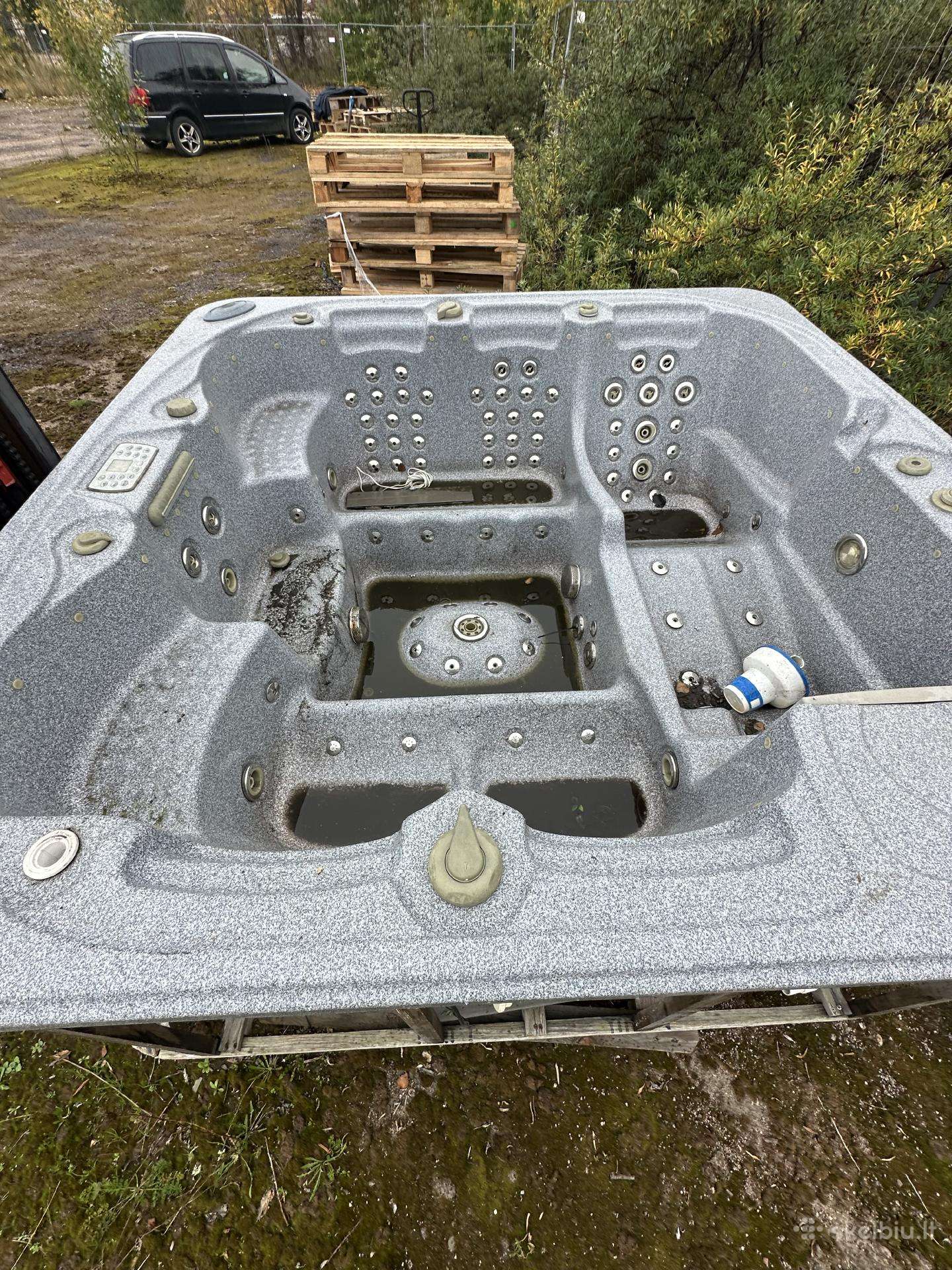 Jacuzzi