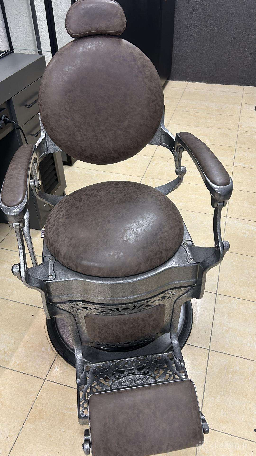 Barber konsolė ir kėdė