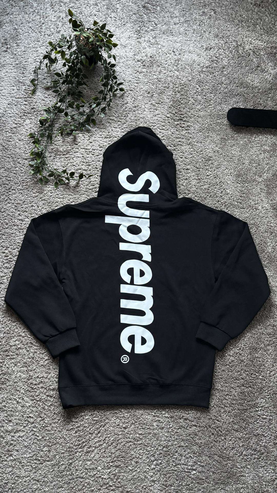 Supreme megztinis