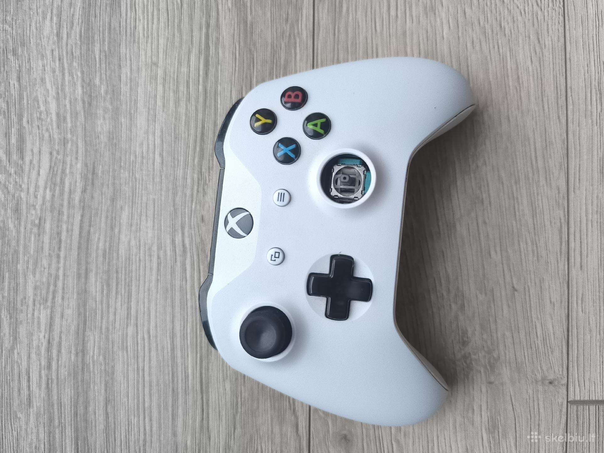 2 Xbox One s pulteliai