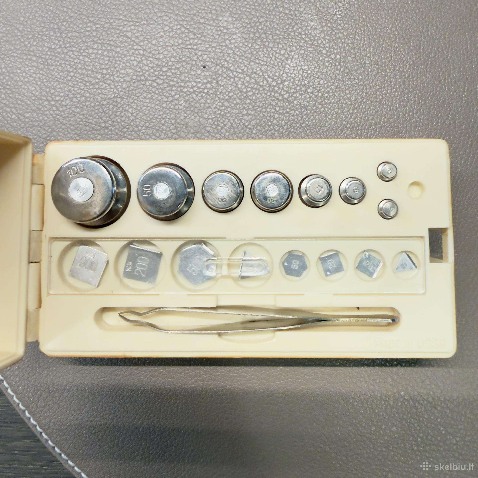 Sovietinis laboratorinių svarelių rinkinys