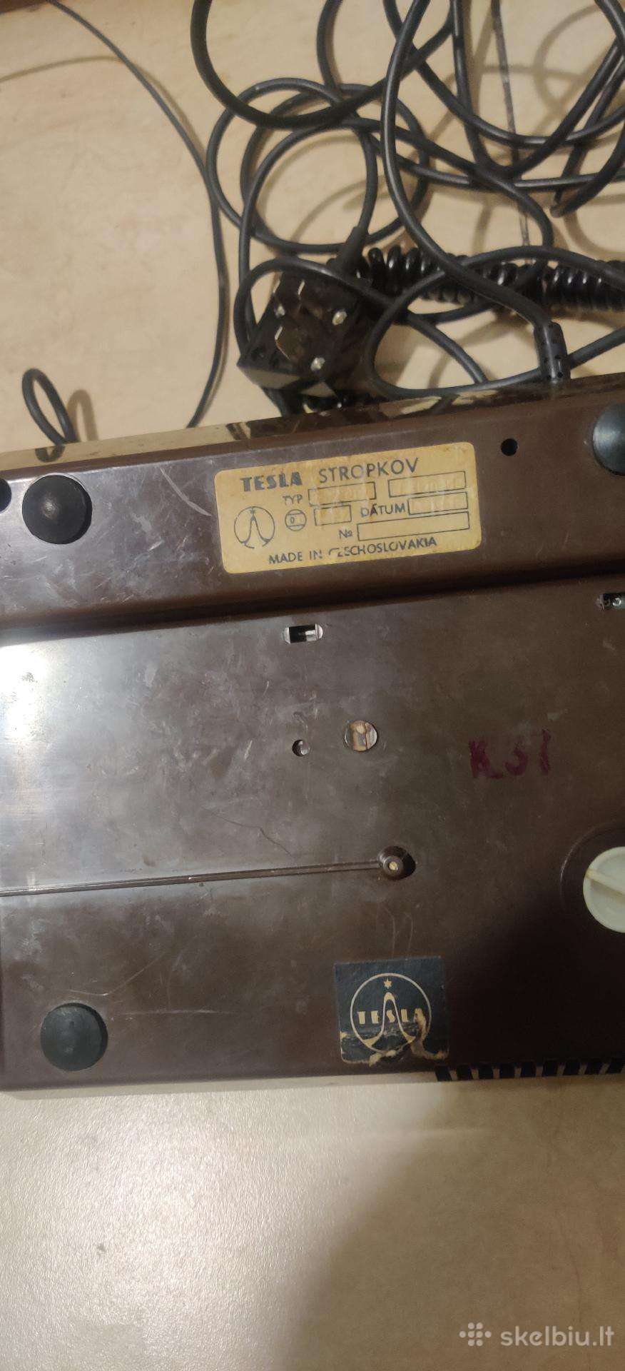 Tris laidiniai telefonai